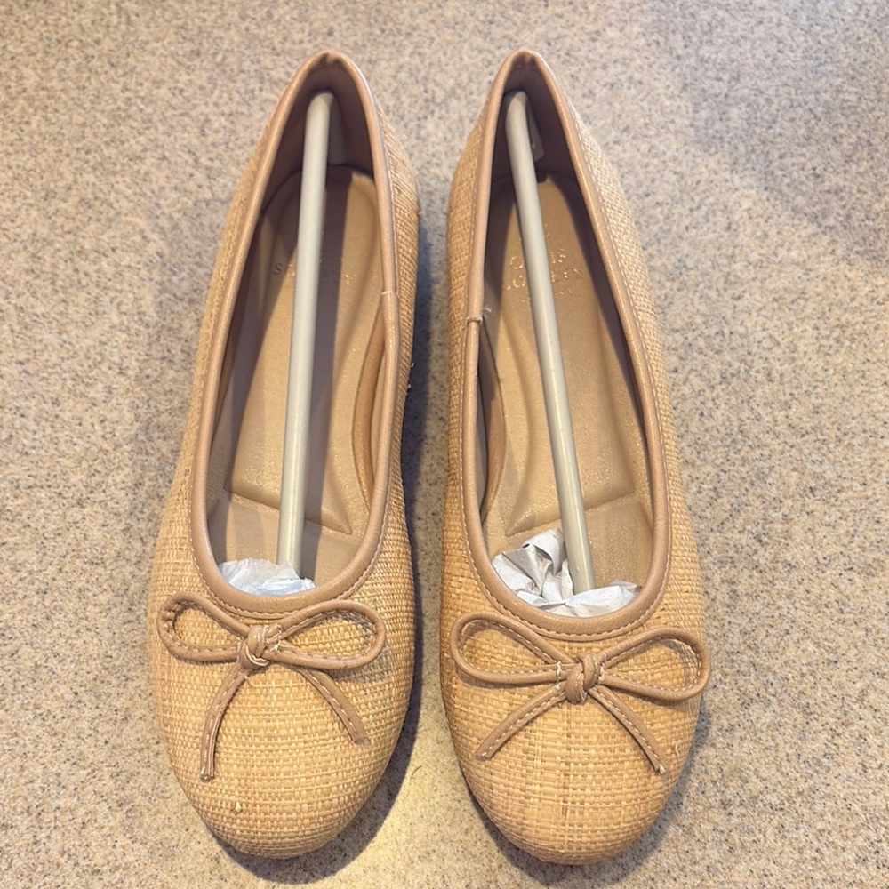Women's Tan Ballet Flats